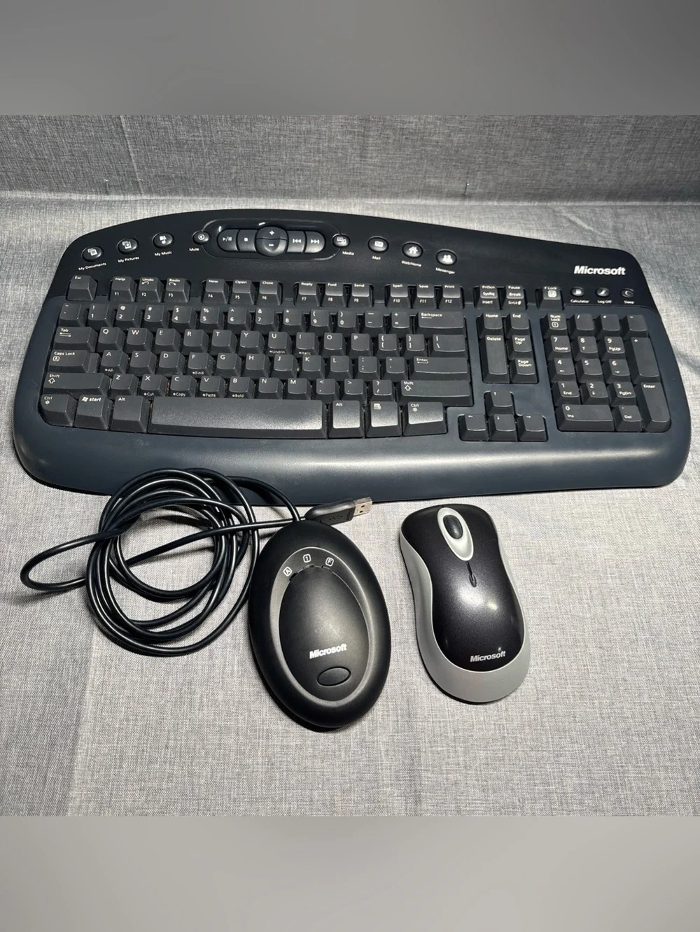 Microsoft Wireless MultiMedia Keyboard 1.1 & Optical Receiver 2.1 and Mouse.